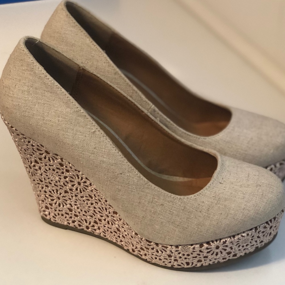 Size 8 lace wedge